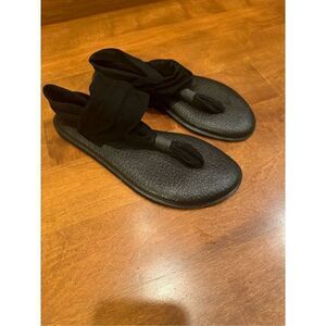 Woman’s sanuk sandals